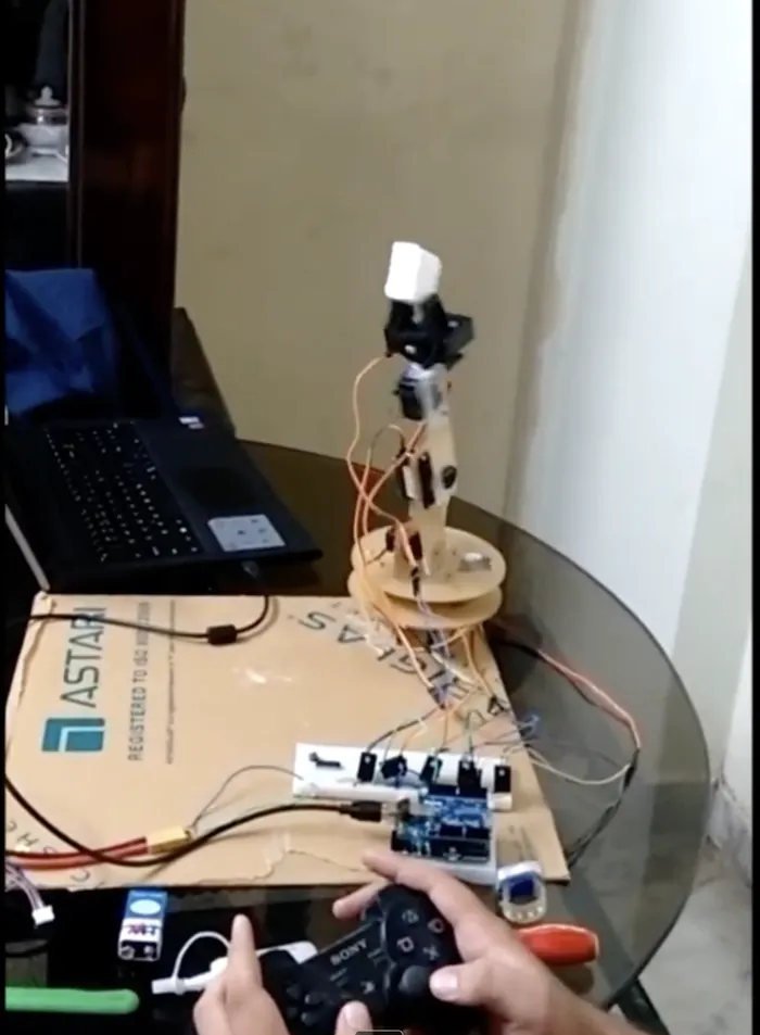 A robotic arm built and controlled with a PlayStation 3 gaming controller